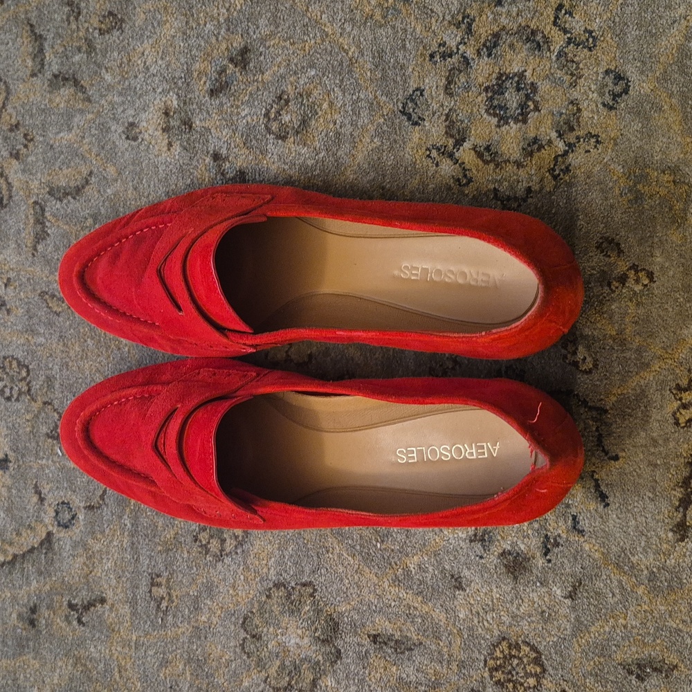 AEROSOLES Women's Bold Red Flats - Picture 4 of 9